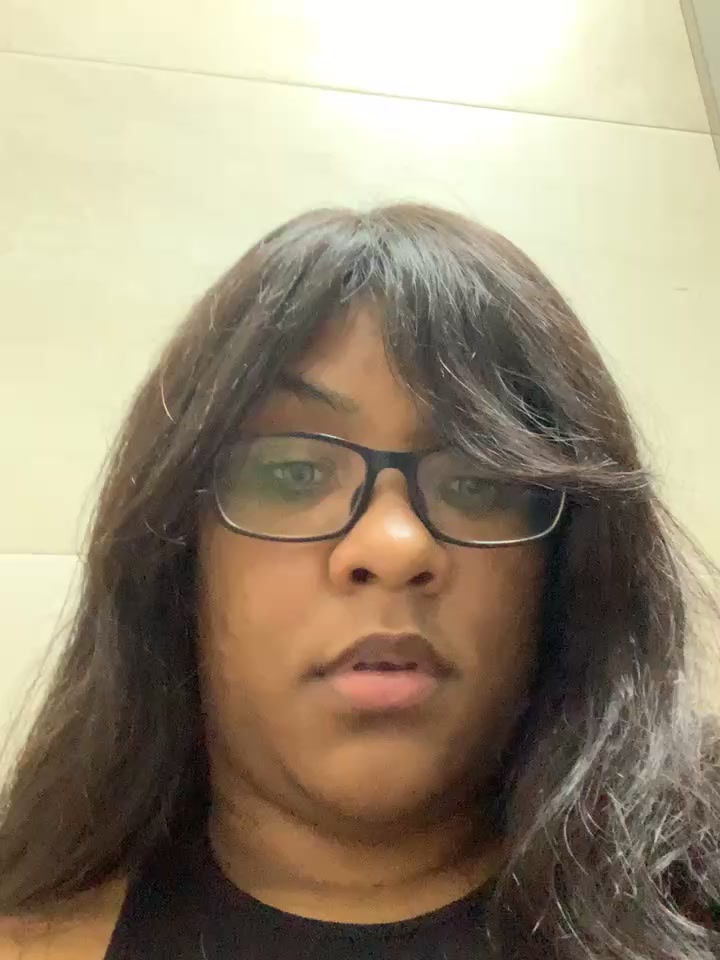 Omg look how I masturbate in the public bathroom 😈