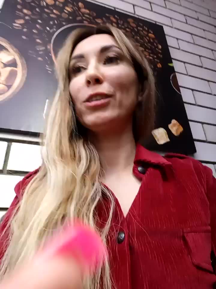 Private Show(Squirt fountain in coffee shop) - vídeo de la modelo de cam _AliceWine_