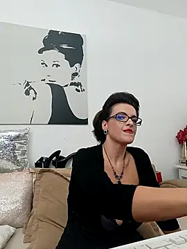 Hot🔥and hard 😈vibes makes me squirt 💦💦 and cum  fast - Video von RebeccaNoble Cam-Model