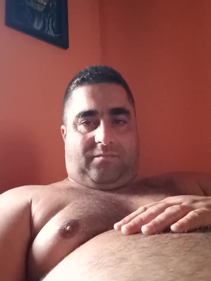 Cumshot in my bed - video ADRIAN_ADI40 kameramallilta