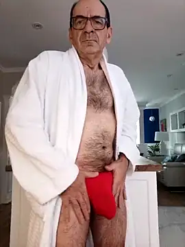 [2 Apr 06:52] Public Show — filmik Rich301, modela(-lki) na kamerkach