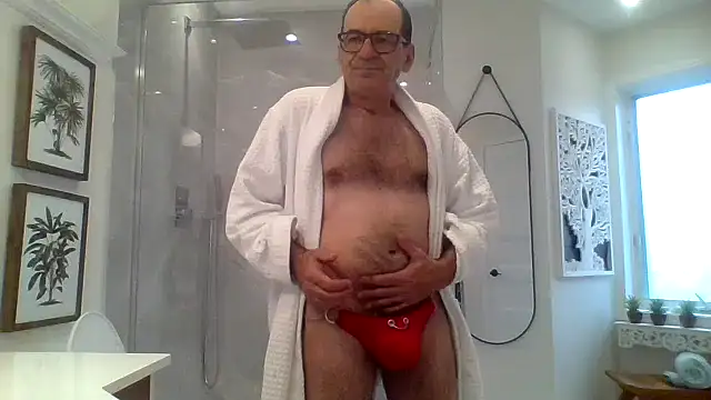 [15 May 07:53] Public Show - video by Rich301 cam model