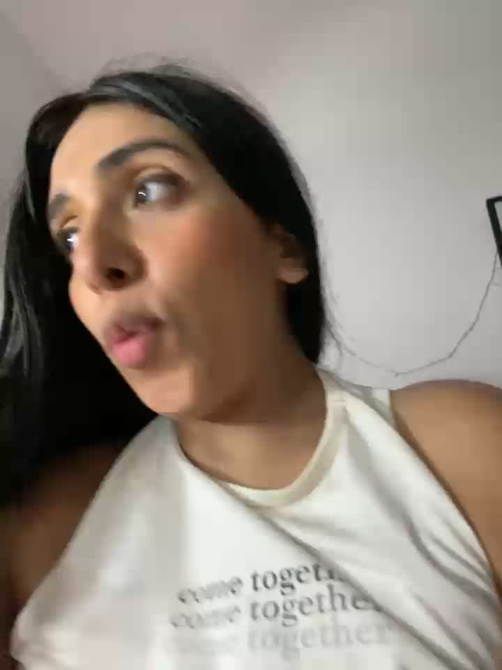 OPEN PUSSY AND SHOW HOLE - فيديو من kiaraglam2 موديل الكام