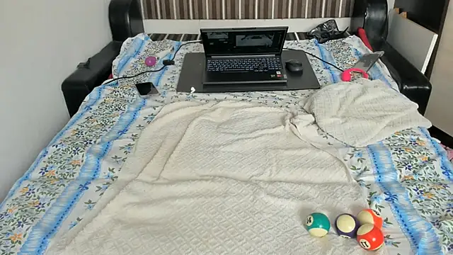 biliard balls, speculum, botlle, can all in my ass, gape, prolapse ass, farts– sweet-tinqerbell kameramodell videója