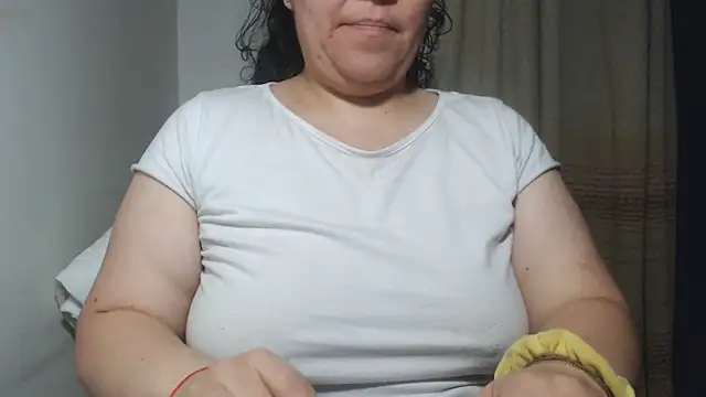 I play with my tits - vídeo de agathamiller01 modelo de câmara