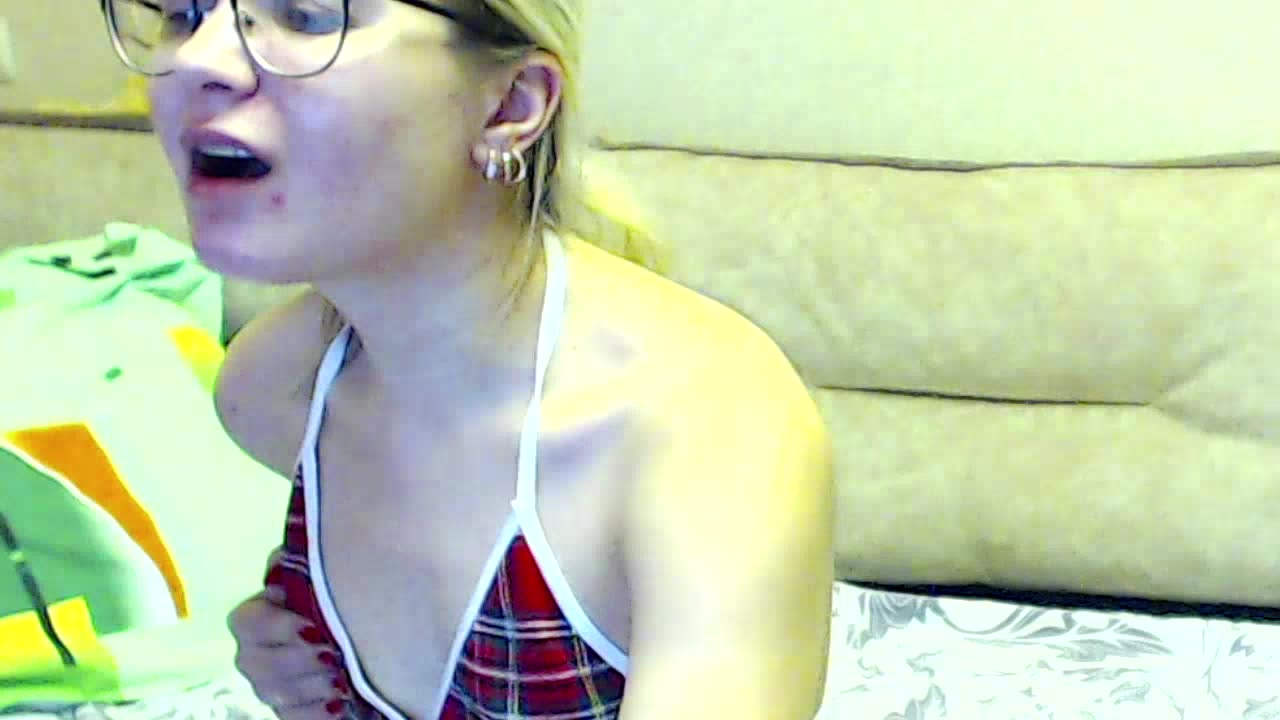 [7 Apr 09:57] Private Show - clip cu ColdMojito model videochat