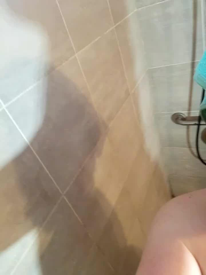 Fresh out of the shower upshot wet pussy masturbation (Private Show)