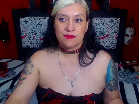 playing with my wet pussy - 視頻由 MATURE_Randy 主播提供