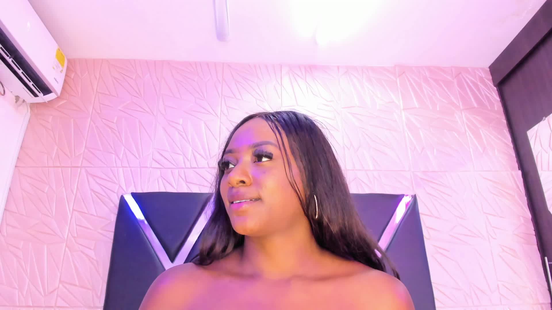 Play with my domi - video od modelky/modela AdharaHills