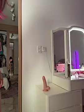 Ticket 🙈 I feel something inside me 👄 – video modela na kameri MissBecka_