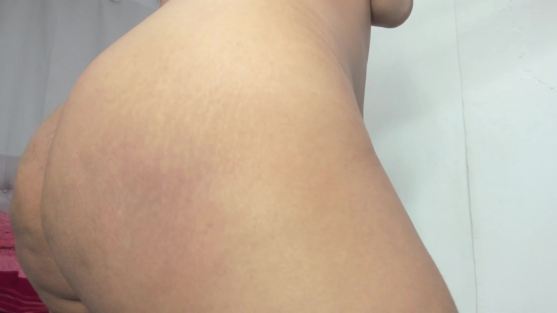 lick my pussy - video by Cloe_35 cam model