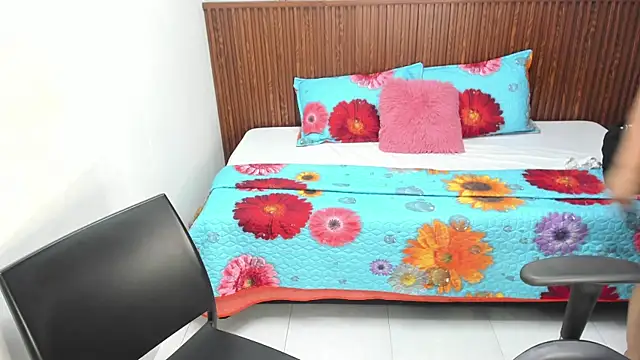 uff 🥵👅 - video Cloe_35 kameramallilta