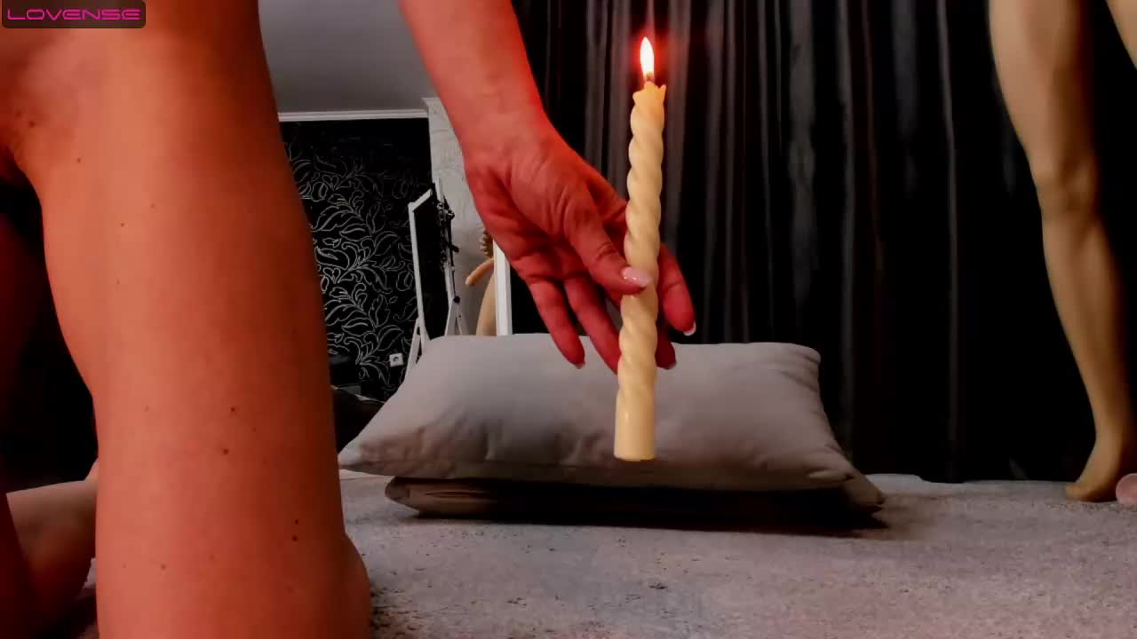 naughty with candles - video by Jullia_Moor cam model