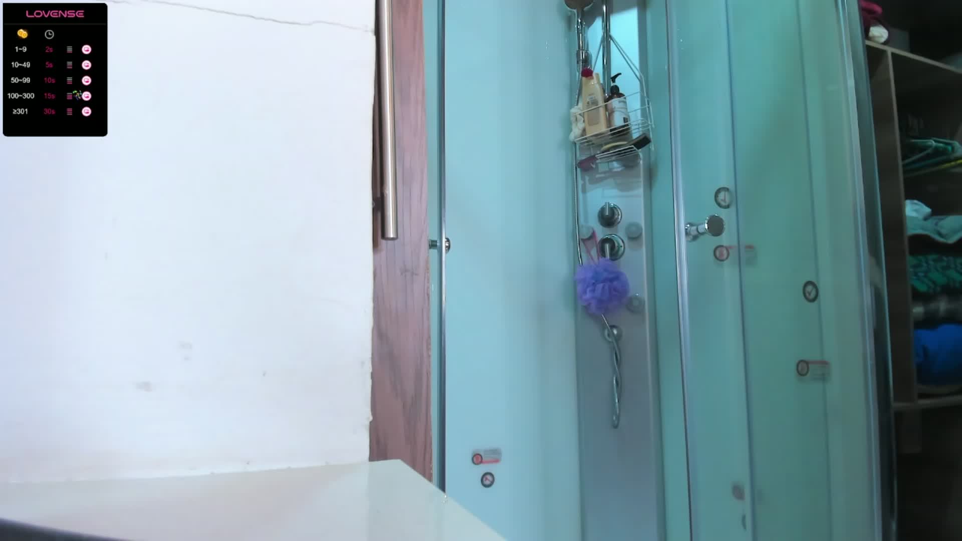 en la ducha - video by KiaMiller cam model