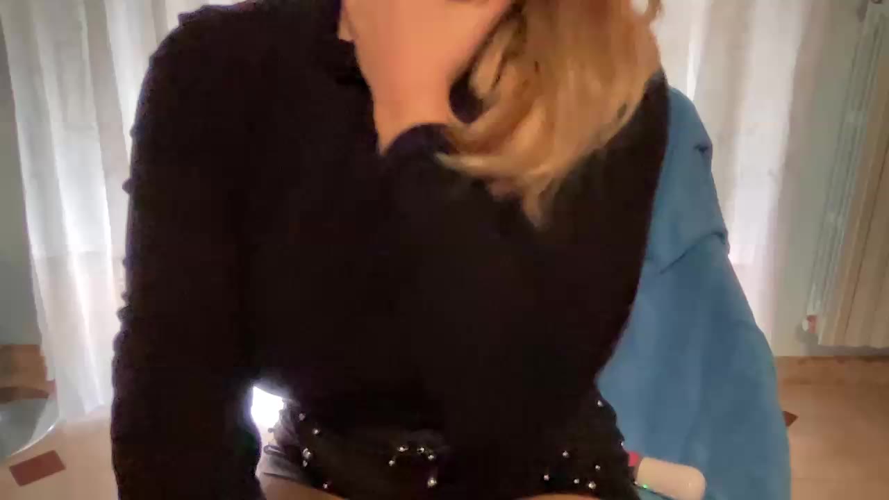 Private show (nuda e gioco con dildo) - clip cu pic91 model videochat