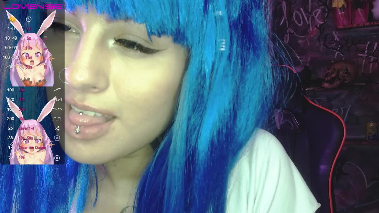 Lovely outfit, fucking pussy and open your mouth for my squirt - video av demon_ssofy cam model