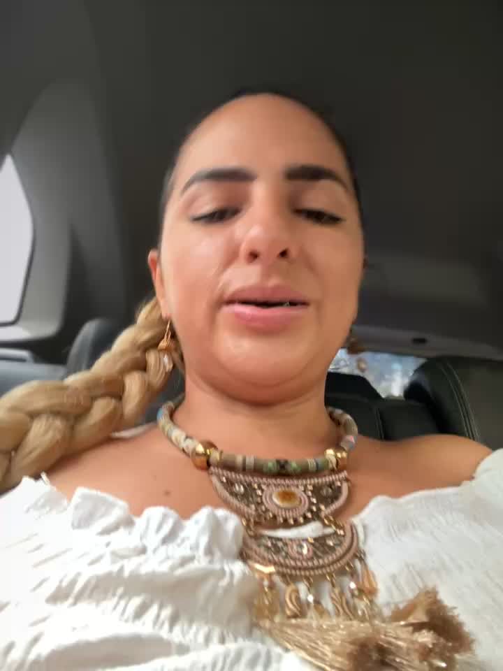 licking at the car omg - video by sammyqueenx21 cam model