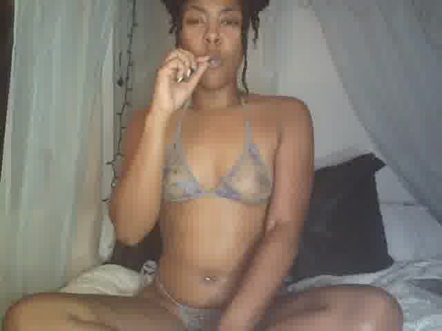 Smoking SPH & cuck - video by kylaa442 cam model