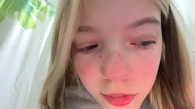 In the bathroom - video by imveranito cam model