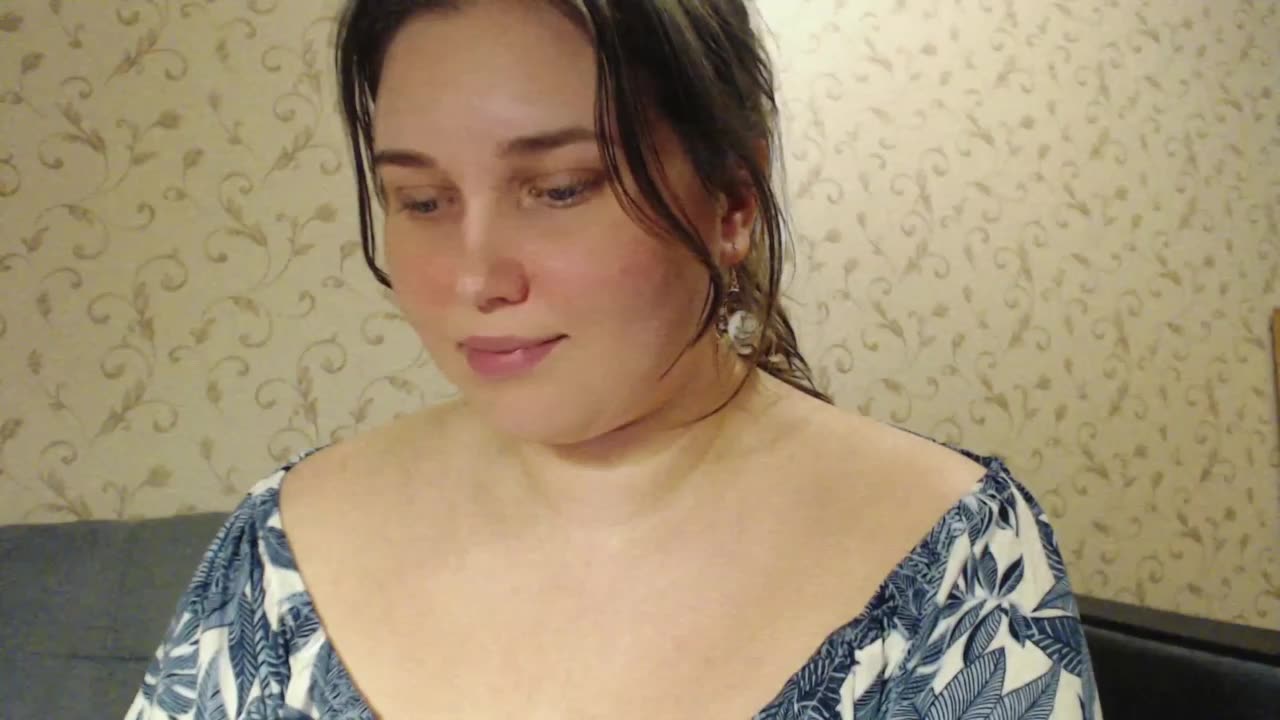 Mmmpinupgirl Webcam Model Profile | xHamsterLive