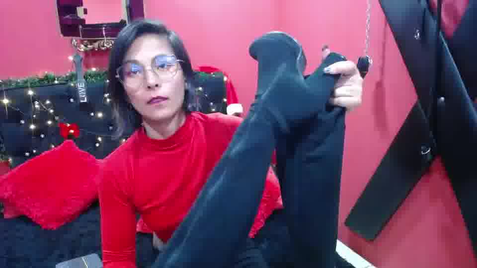 how rich is masturbate me and put my heels on - video by Sofynix cam model