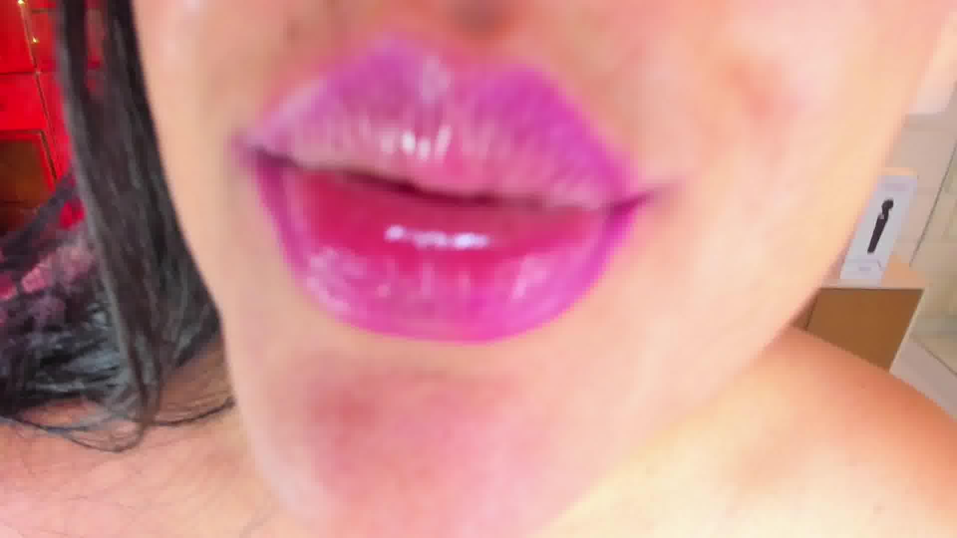 Open ass - video by Julia_Haye cam model