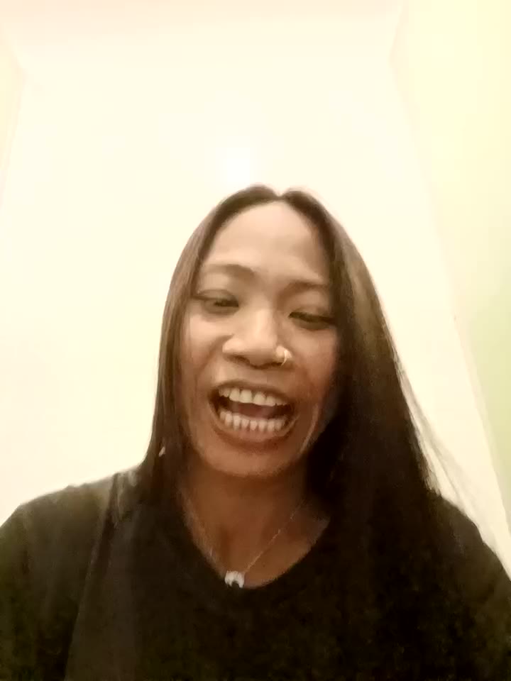 Somewhere in public 😁😜 - video của người mẫu cam KinkyKit_May