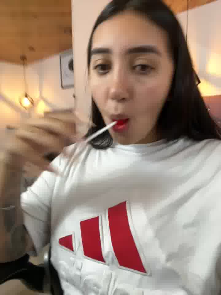 sexy show play - vidéo du modèle de showcams Hannahoff