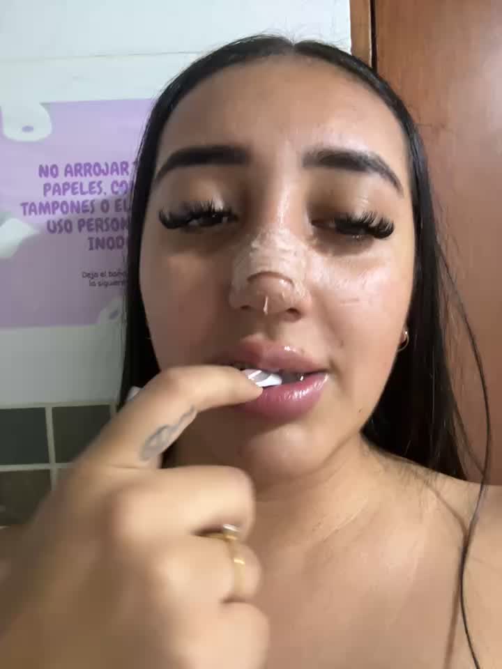 Play pussy and hot nude🔥– Hannahoff kameramodell videója