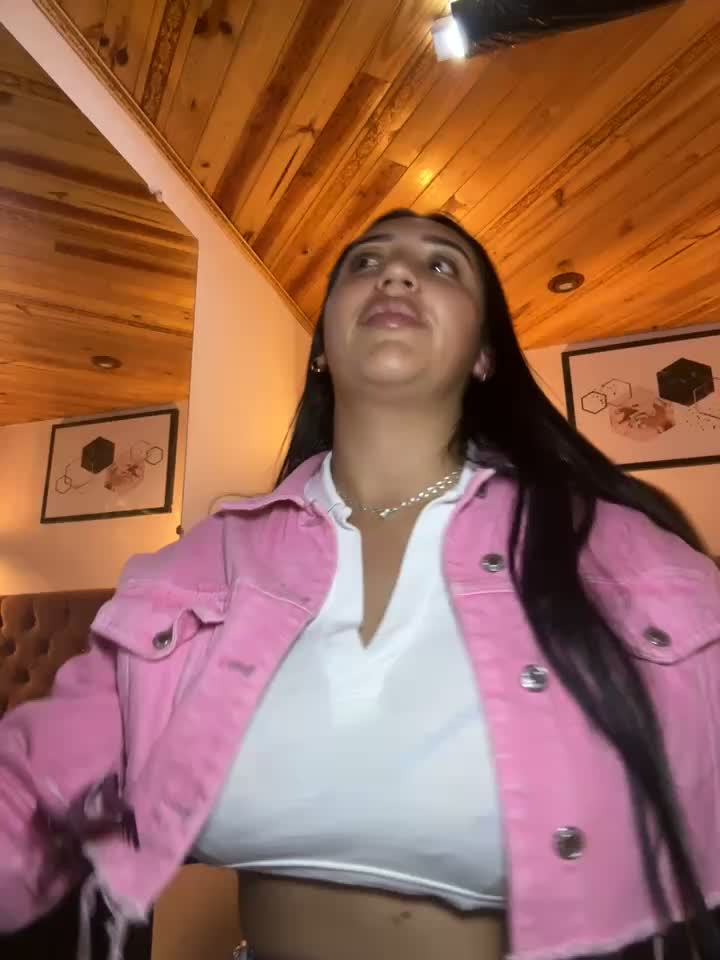 play naked pvt - vidéo du modèle de showcams Hannahoff