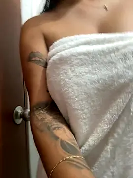 horny show, cum 💦 - vidéo du modèle de showcams Hannahoff