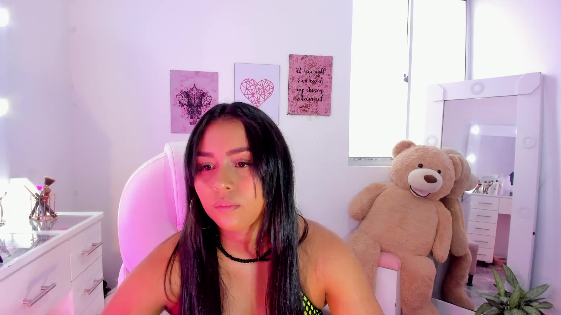 Cumming with my hot cosplay - video di Ciara8 modella di cam