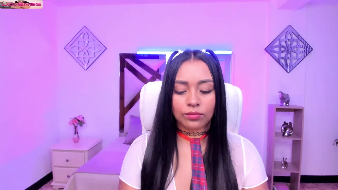 [22 Oct 03:47] Private Show - video di Ciara8 modella di cam