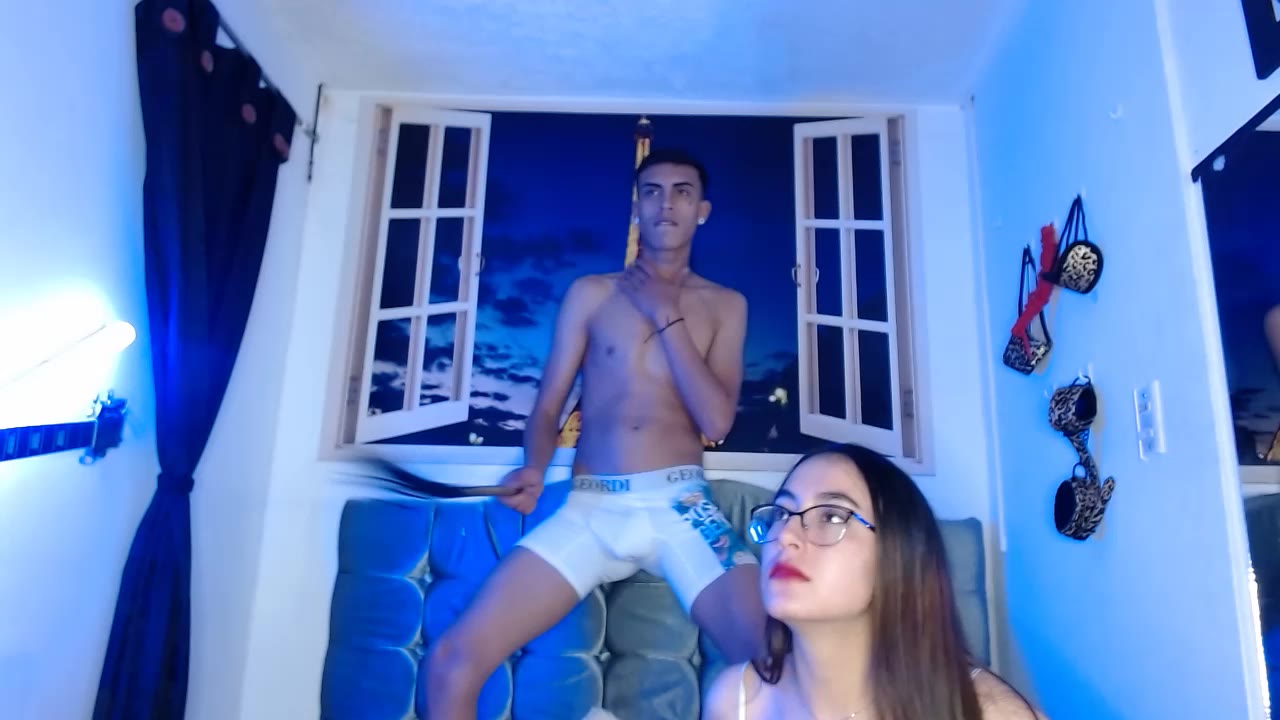 Full sex cowgirl reverse and doggy style - Video von dinameandrose Cam-Model