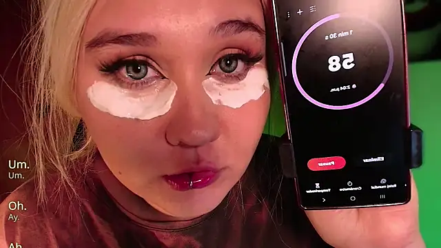 Toothpaste Under my eyes, look how I turn red - video by Laura_takint cam model