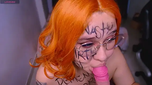 see how deep I went - video by Laura_takint cam model