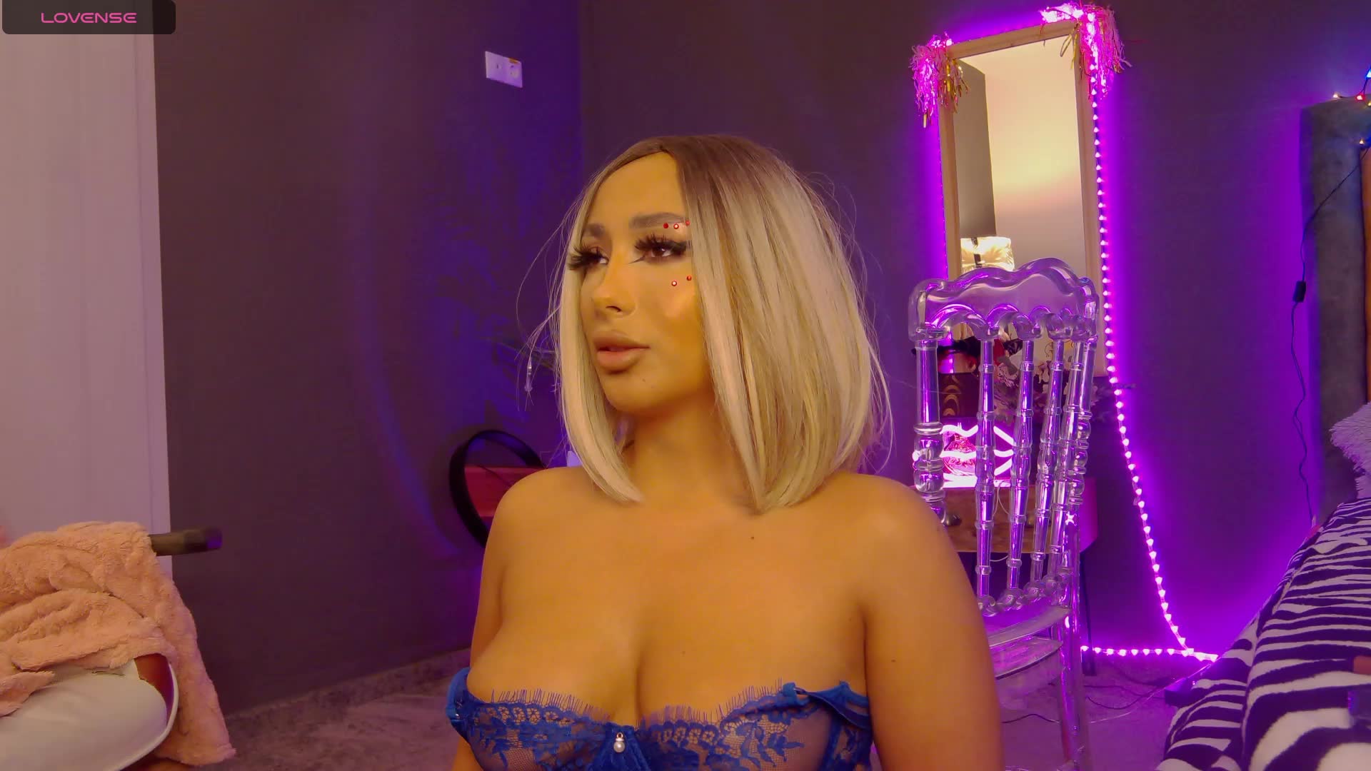 sexy pussy play - video by sara18clark cam model