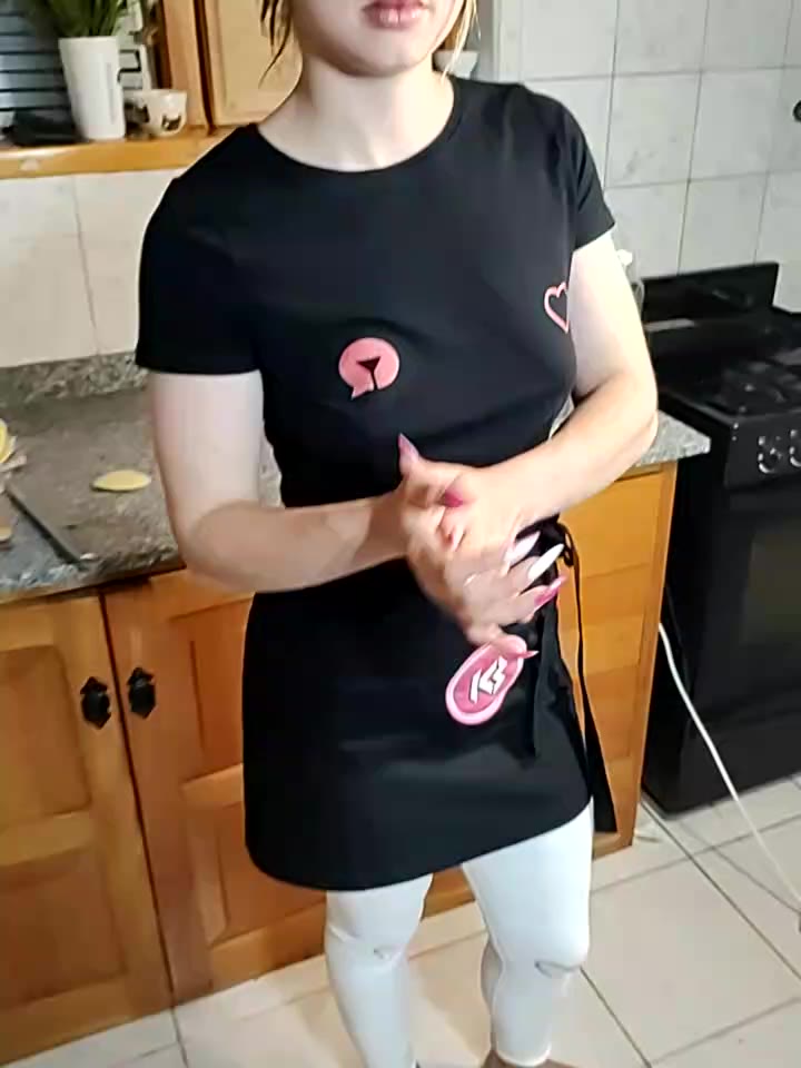 Private Show cooking - video Elnonoykeila77 kameramallilta