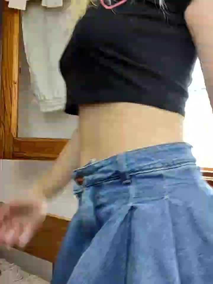 [25 Mar 12:31] Private Show - video Elnonoykeila77 kameramallilta