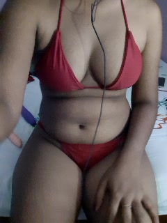 Tits massage Full eyes Show - vidéo du modèle de showcams Chathuri22