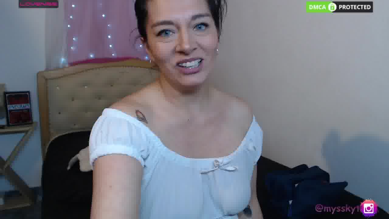 Quick fuck - video by Mysskytty cam model