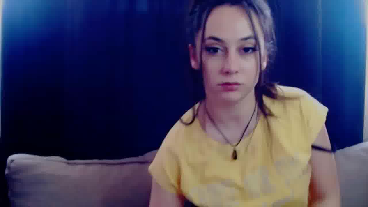 Nasty stuff [ sloppy deepthroat] - Vídeo de Sara94live, modelo de vídeos