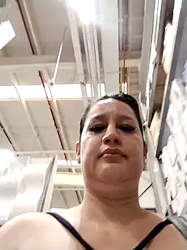 A seller sucks my tits at the supermarket