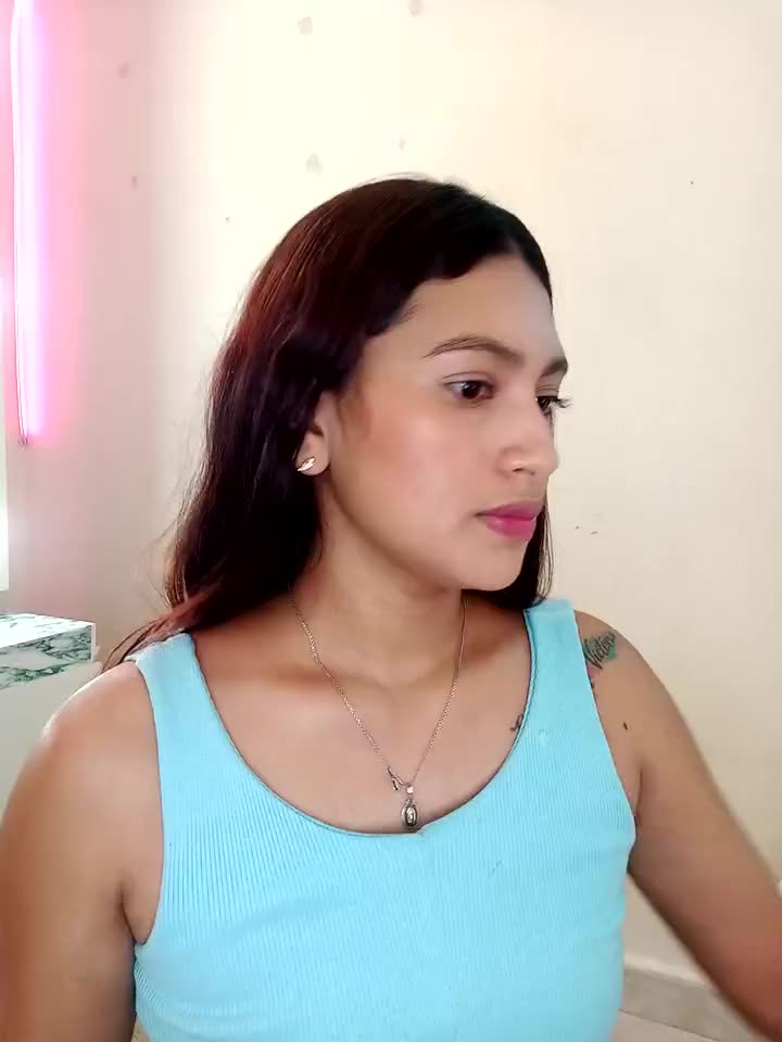 Annie-19's XXX Videos & Recorded Live Shows xHamsterLive