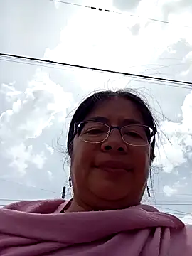 64- Stranger licks and kisses my nipples and big tits in public – видео вебкам-модели __valentina18