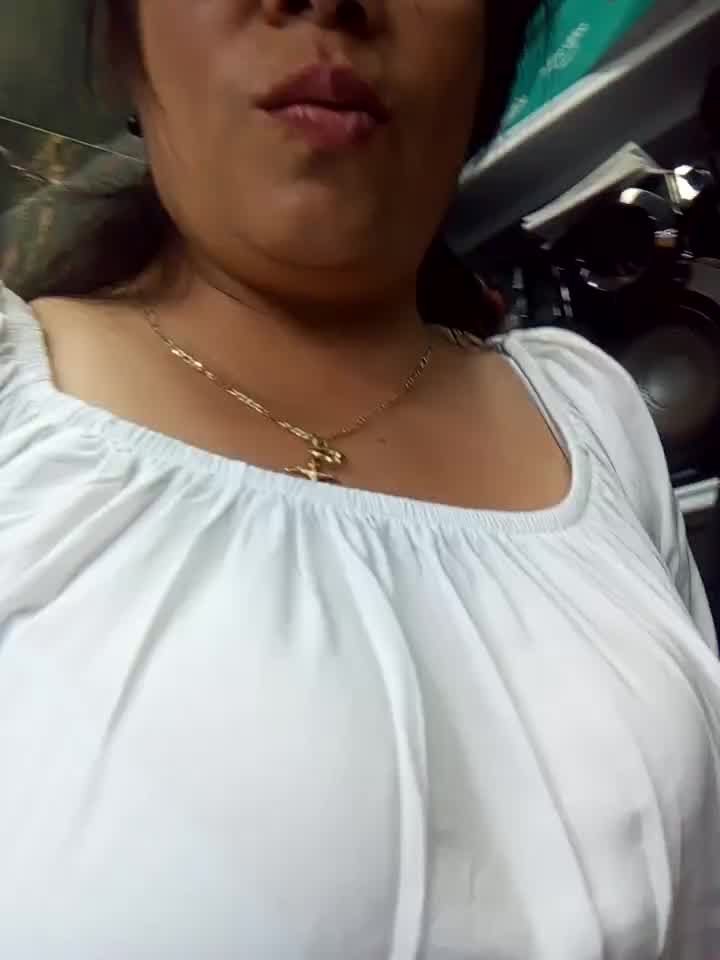 28- Mommy needs a good cock to be happy – видео вебкам-модели __valentina18