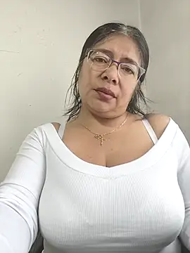 Wet pussy game - video by __valentina18 cam model