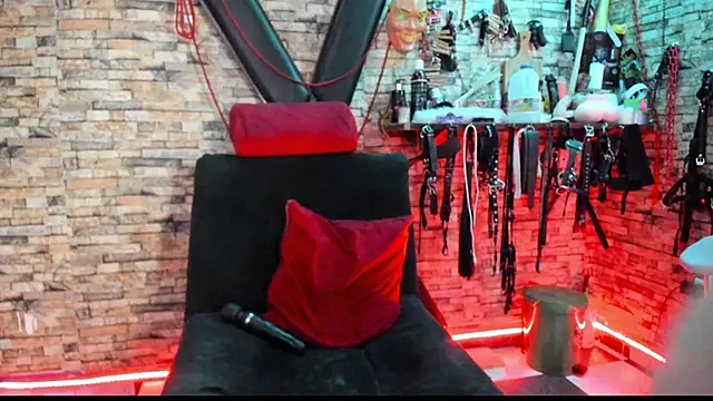 I am a good slave, I like to squirt - video by Liltildeman_moon cam model