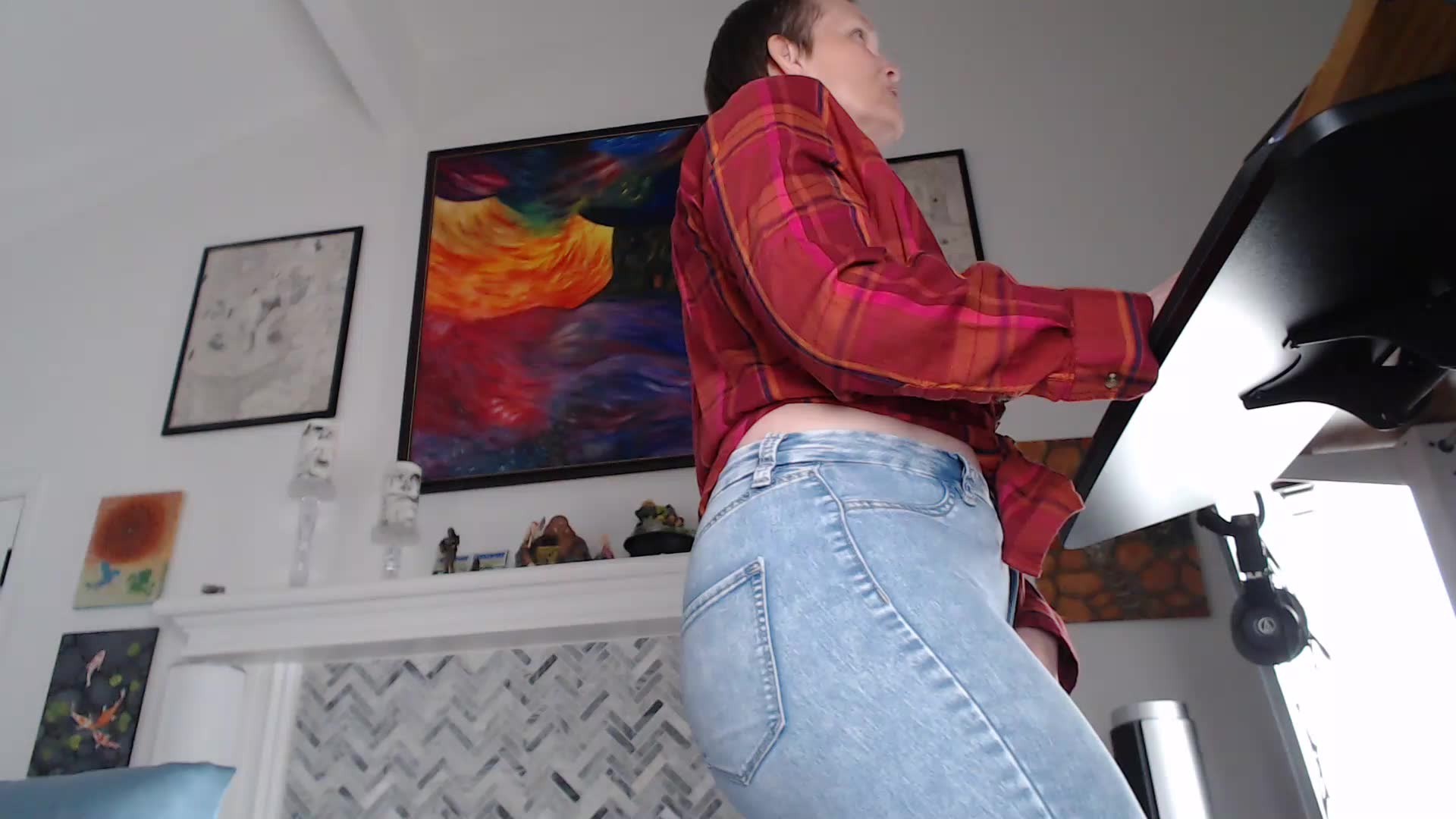 ass squeezes bare and walking - วิดีโอโดย AuroraWillows โมเดลแคม