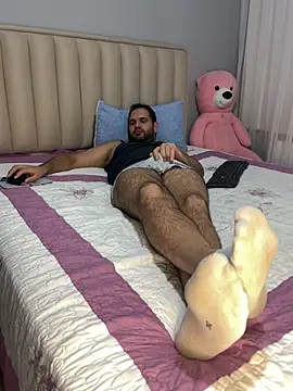 Men with a foot fetish should watch this. - فيديو من SecretGuyTr موديل الكام